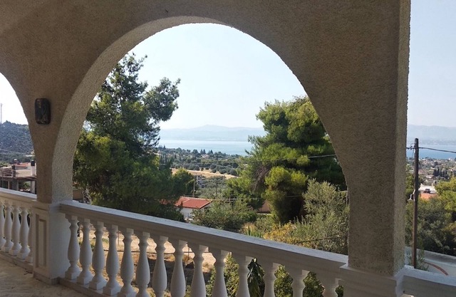Enjoy Seclusion at Peaceful Mountain Apartment