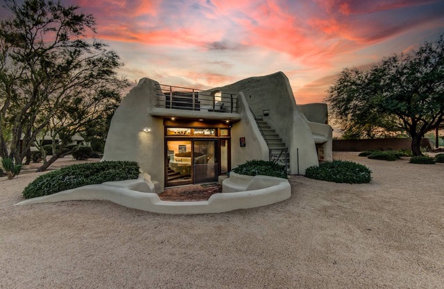 Enjoy Sunsets In Sonoran Desert, Hot Tub & Casita at Cave Creek Santa Fe Ranch!
