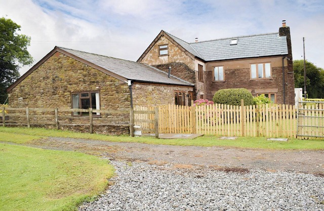 Enjoy the peaceful surroundings of the Herefordshire countryside.