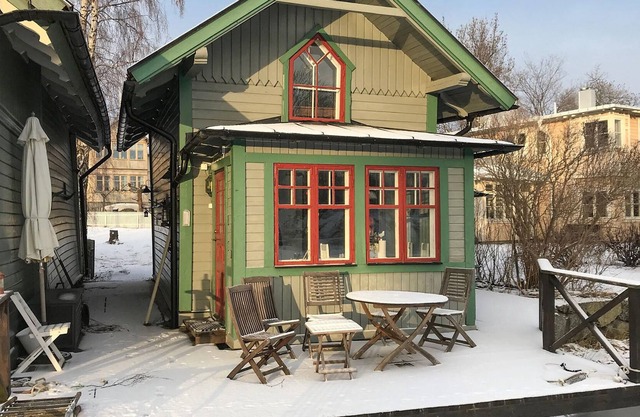 Enjoy your vacation in this former and charming fisherman's house in the oldest part of Vaxholm.