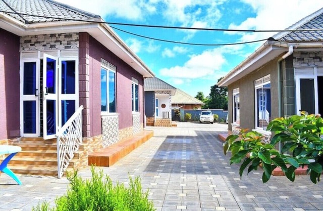 Entebbe Virtue Residence bnb, wifi, airport pckup