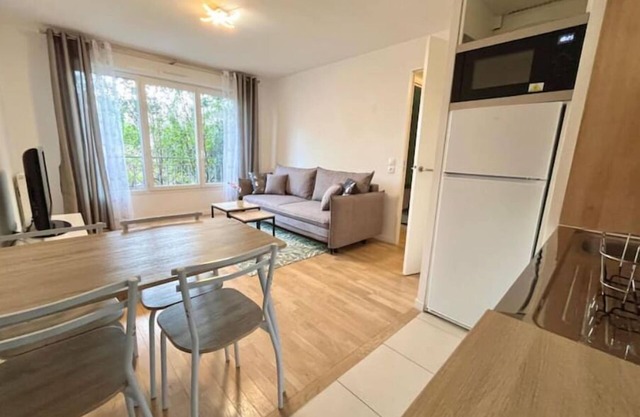 Entire apartment, 2 rooms with private parking