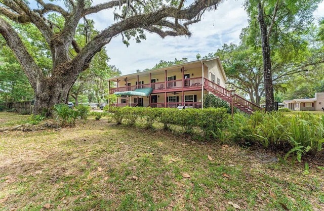 Entire Boutique Hotel.walking distance to river