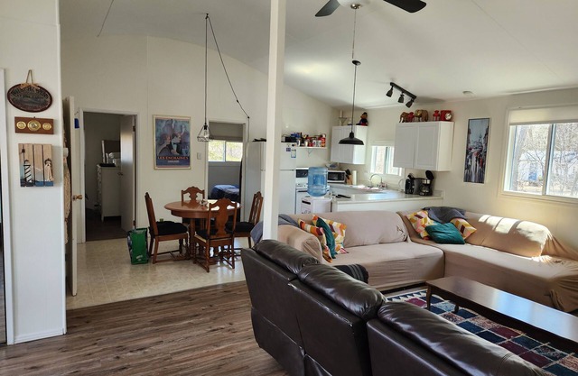 Entire charming and private cottage in Winnipeg Beach