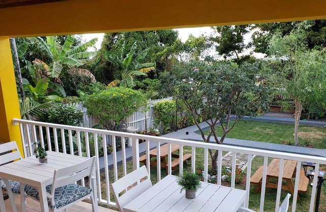 Entire Cottage near beach and Downtown