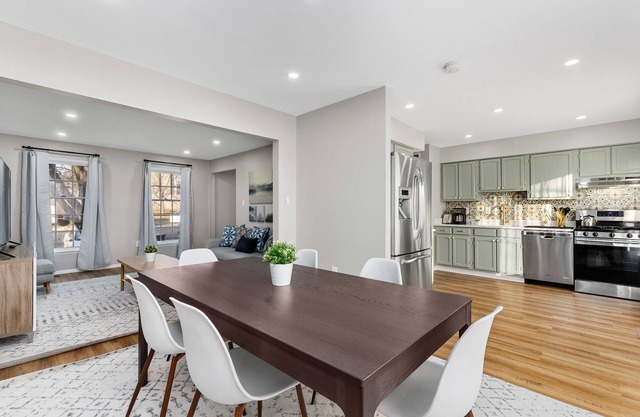Entire Home- Woodbridge Retreat 2000+ sqft!
