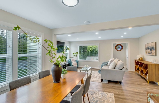 Entire House- Conveniently Located with Ample Parking
