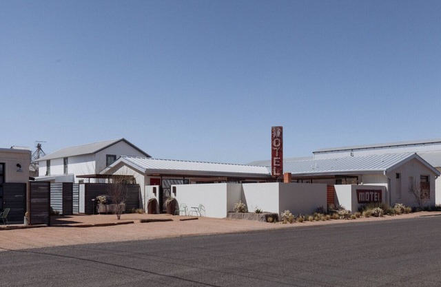 Entire Private Boutique Motel w Courtyard + Sauna!