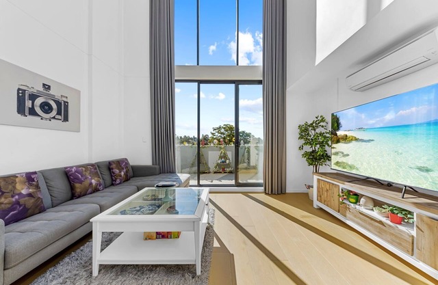 Epping Sunlit Luxury Loft 2bedrooms & High Ceilings