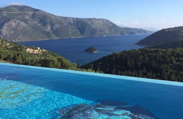 Erholung pur mit Traumhafter Aussicht Direkt vom Pool aus