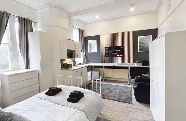 Erin Court Mansion -Suite 13