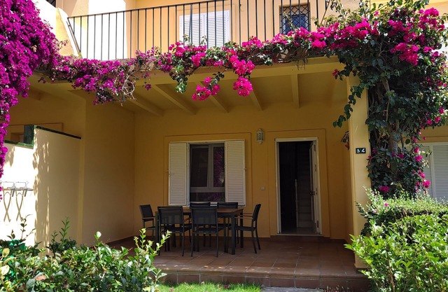 Townhouse in Novo Sancti Petri, close to the beach and golf courses.