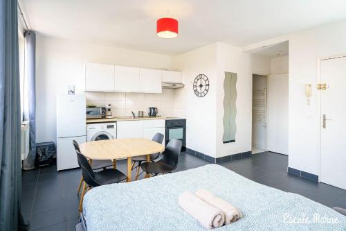 Escale-marne fr - 102 - Free Parking - Free Luggage Storage - Metro 8 Eiffel Tower - All equipped - Linen Included - Washing Machine - Panoramic View - From 1 to 4 guests