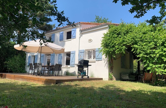 Escape to La Cordouane: Charm and relaxation just a stone's throw from the ocean!