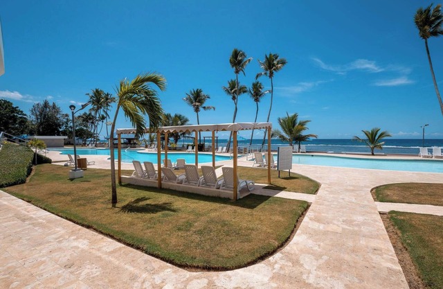 Escape To Paradise Beachfront 2br beach