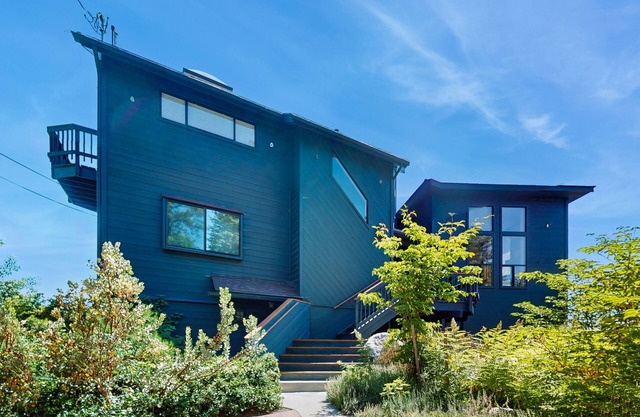 Escape to the Ultimate Mountain Retreat in Idyllwild: Stunning Views, Cozy Vibes