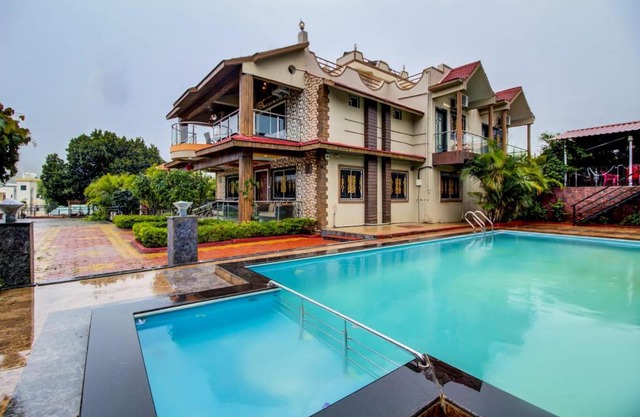 ESHWARI LUXURY VILLA 8 bhk