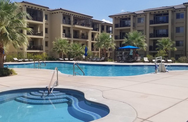 Estancia Resort! New beauty in St George with heated pool and pickleball