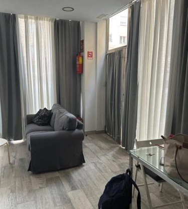 Estudio junto a estación y tren María Zambrano