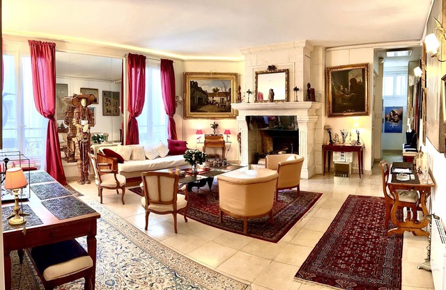 Etoile Champs Elysées, beautifully decorated and quiet apartment, 2 BD .