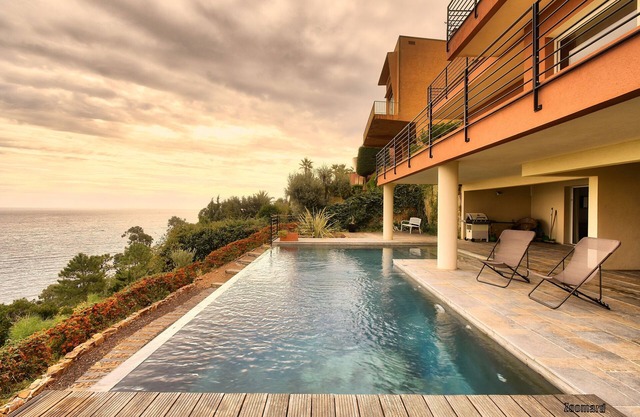 Exceptionnal Villa - infinity pool, sea views, next to Pierre Cardin palace