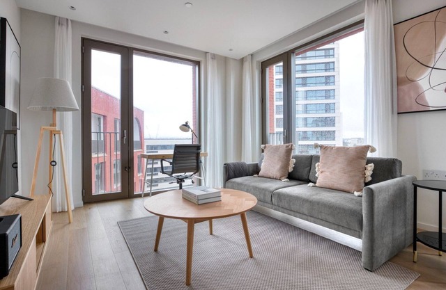 Excellent King's Cross 1BR w/Gym & Lounge, nr Tech Hub, by Blueground