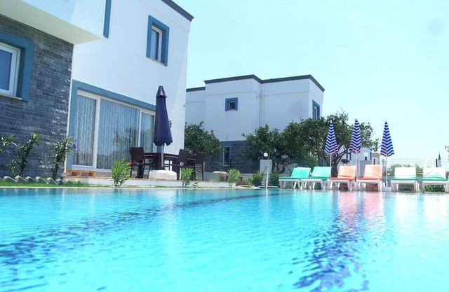 Excellent VIP 3 bedroom private villa with private swimming pool.
