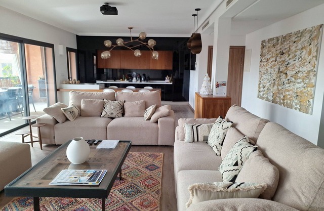 Exceptional duplex with jaccuzi and swimming pool