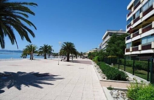 Exceptional Cote d'Azur, luxurious, 2 rooms, ground floor, direct beach access