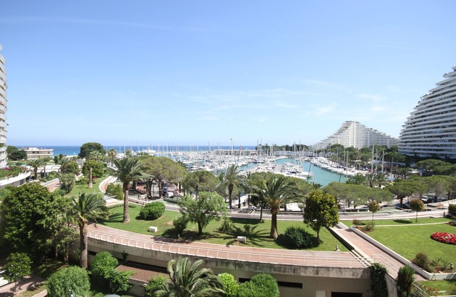 Exceptional sea view, Marina Baie des Anges