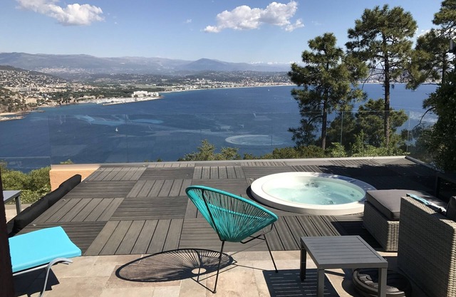 Exceptional sea-view villa in Esterel natural park