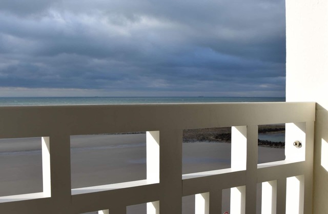 EXCEPTIONAL SEA FRONT VIEW. FULLY RENOVATED WIFI