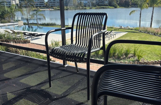 Exceptional one-bedroom apartment (the lake at your feet). Ideal for resting!