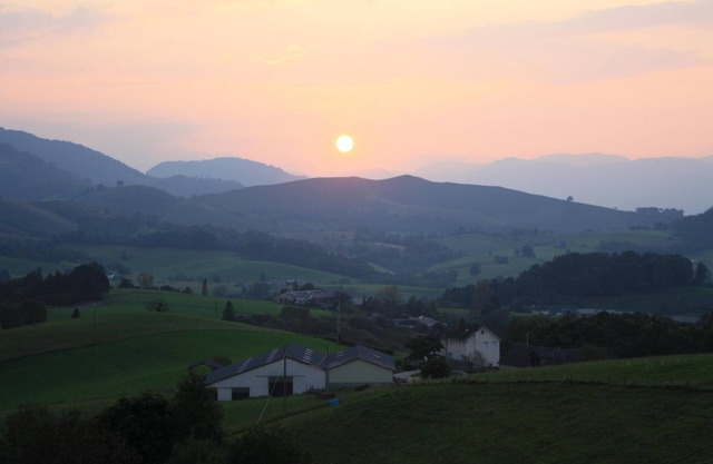 Exceptional view in the heart of nature 5 minutes from the village up to 6 people