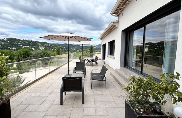Exceptional Villa with Private Pool, Jacuzzi and Air Conditioning