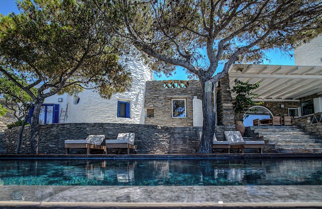 EXCEPTIONAL WINDMILL VILLA IN AN IDYLLIC SETTING
