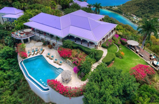 Exclusive 8 acre Hill top Villa-Luxury escape with insane views & full service