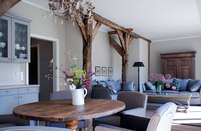 Exclusive equipment, luxury bathroom, wonderful gardens, WiFi, dogs allowed