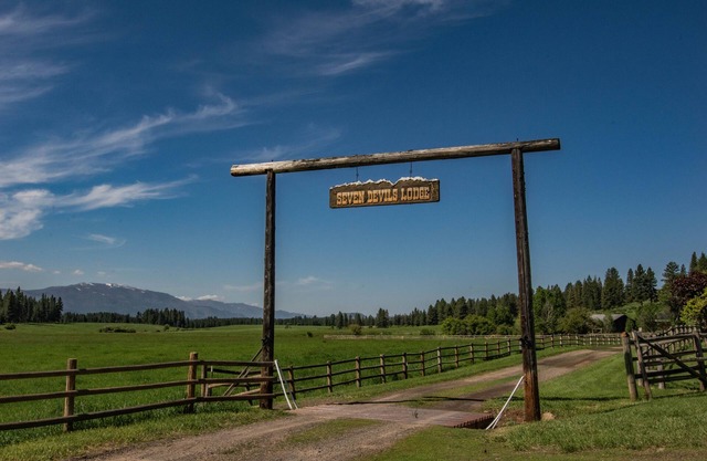 Exclusive Mountain Grandeur!nBack door to the Seven Devils Mountain range
