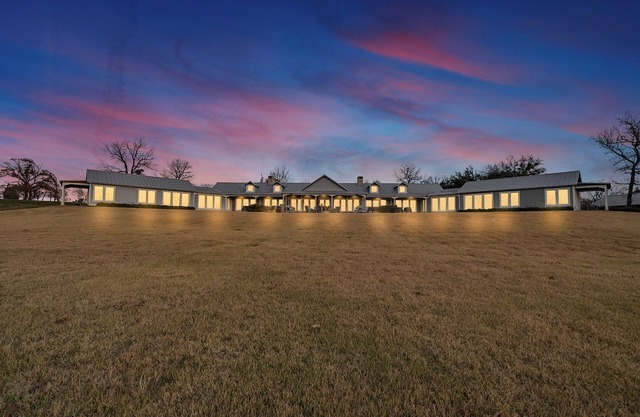 Exclusive Ranch Retreat | Private Lakes & Expansive Lawn for Events
