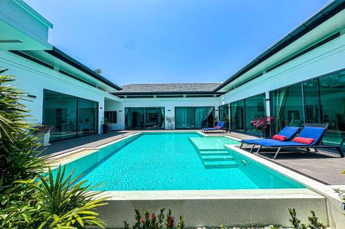 Exclusive Tropical Living! Elegant 4BR Villa Destiny with Salt Pool