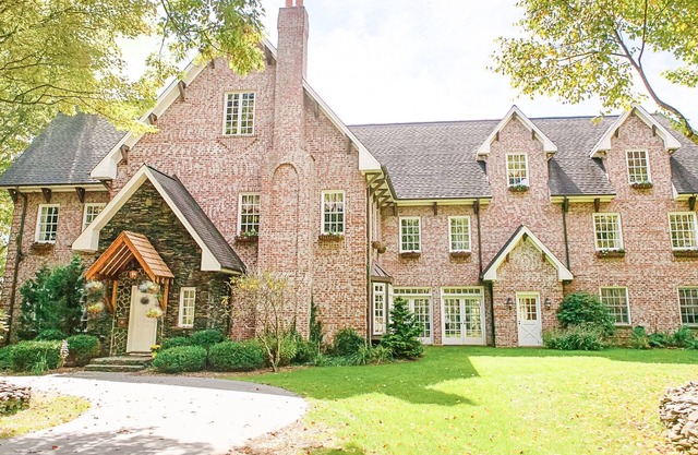 Exclusive Use Resort and Event Space - SUMMER SPECIALS! CHRISTMAS SPECIAL!