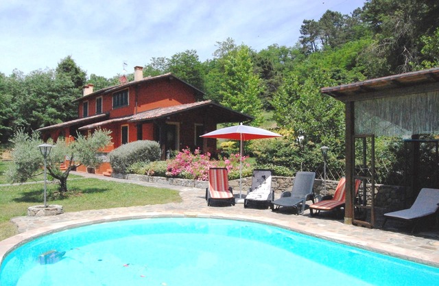 Exclusive Villa with Swimming Pool and very large Garden