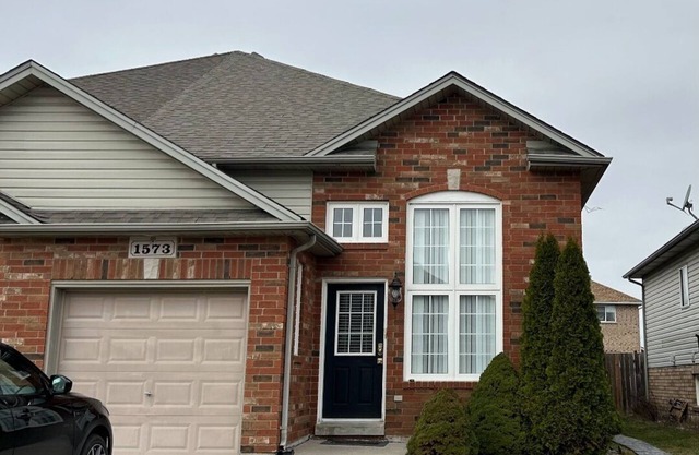 Executive basement suite in the heart of Tecumseh