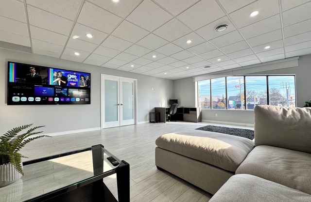 Executive Condo. 3BR, King Bed w/Ensuite