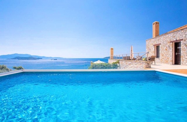 Executive Skiathos Villa | 3 Bedrooms |.