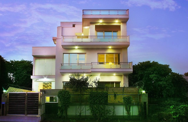 Executive Suites with Kitchen@Golf Course Road