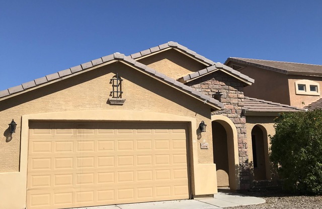 Experience Casa Grande charm in our spacious 4-bedroom retreat