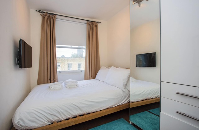 Experience Central London from this 1BD Retreat!
