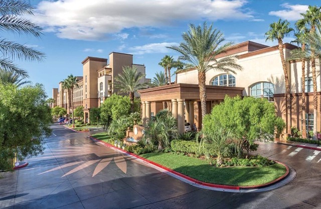 Experience the Best 2-bedroom Condo with a Lazy River in Vegas - Special Offer!